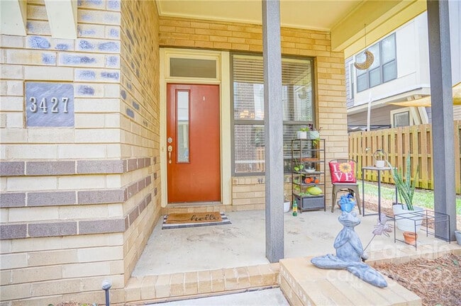 Room in Townhome on Steel Yard Ct
