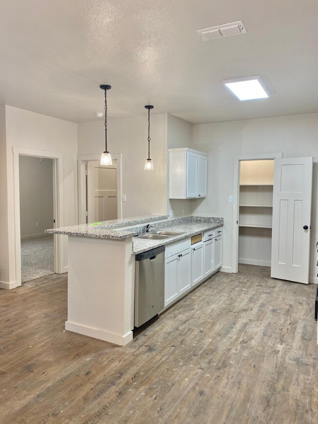 Photo - 2725 137th St