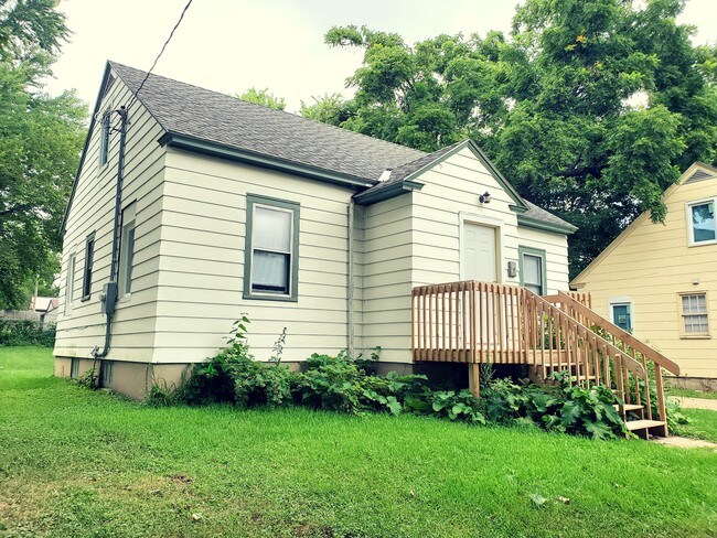 Photo - 707 7th St NW