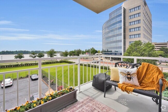 Building Photo - 100 NW 1st St Unit 205 Rental