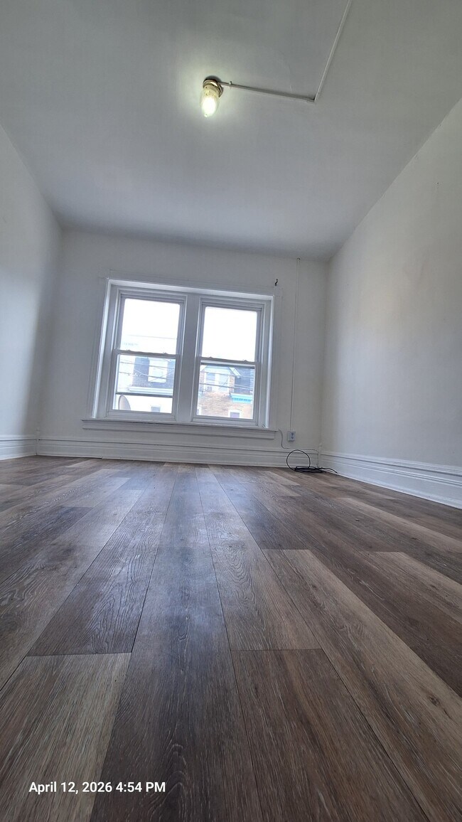 Photo - 925 1/2 Liberty St