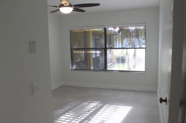 Photo - 1518 Primrose Ln
