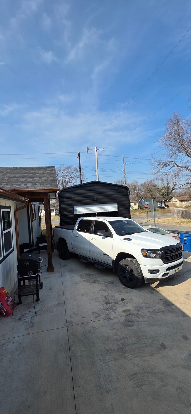 Photo - 1245 N Yale Ave