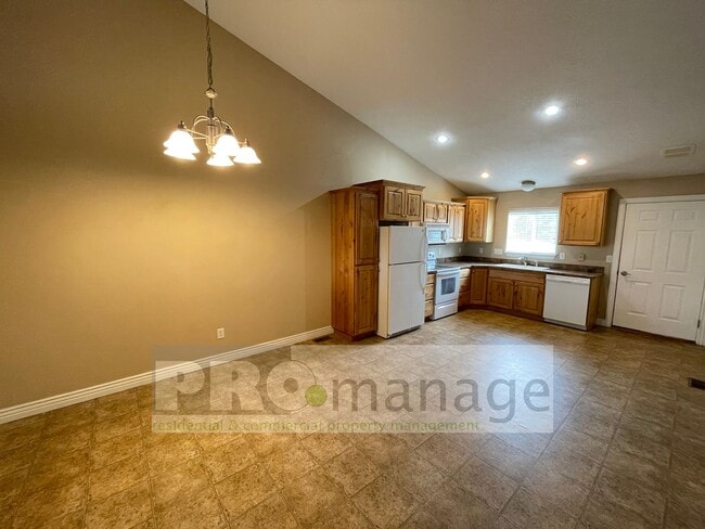 Photo - 4 Bed, 3 Bath Town Home w/ 2 Car Garage - ...