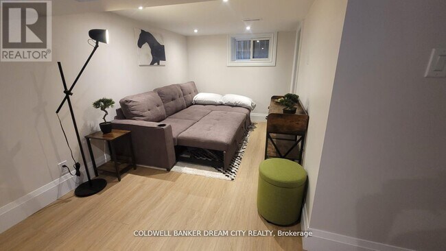 Photo - 464 Maybank Ave Unit LOWER