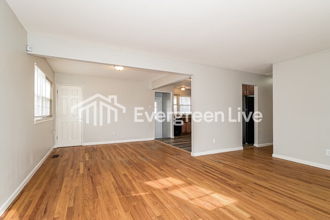 Photo - 745 Manresa Ln