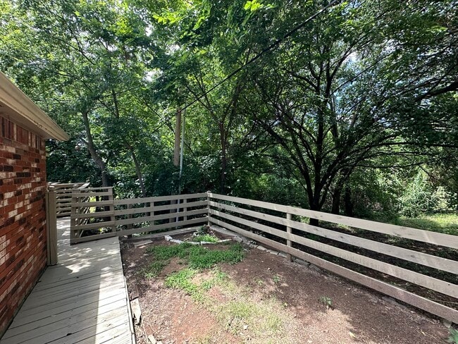Photo - 525 Ridgecrest Rd