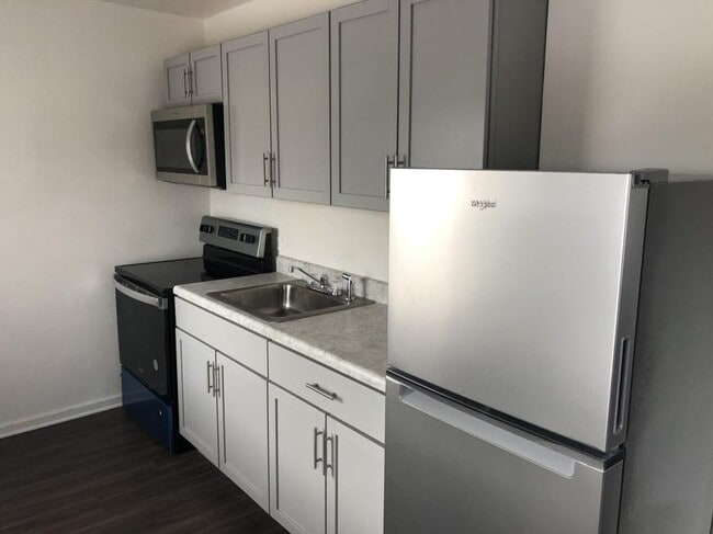 Building Photo - 1 bedroom in Chicago IL 60626 Unit 501 Rental
