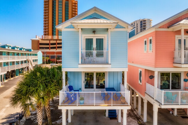 Building Photo - 105 W 7th St