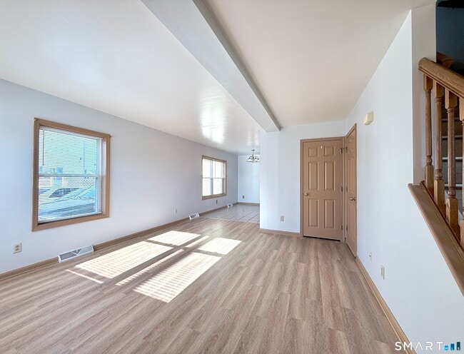 Photo - 209 Hamilton St