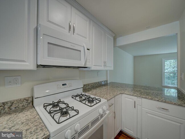 Photo - 13186 Putnam Cir