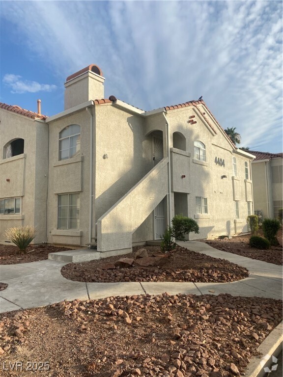 Building Photo - 4404 W Lake N Dr Unit 102 Rental