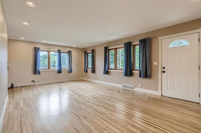 Photo - 3580 S Marion St Unit A