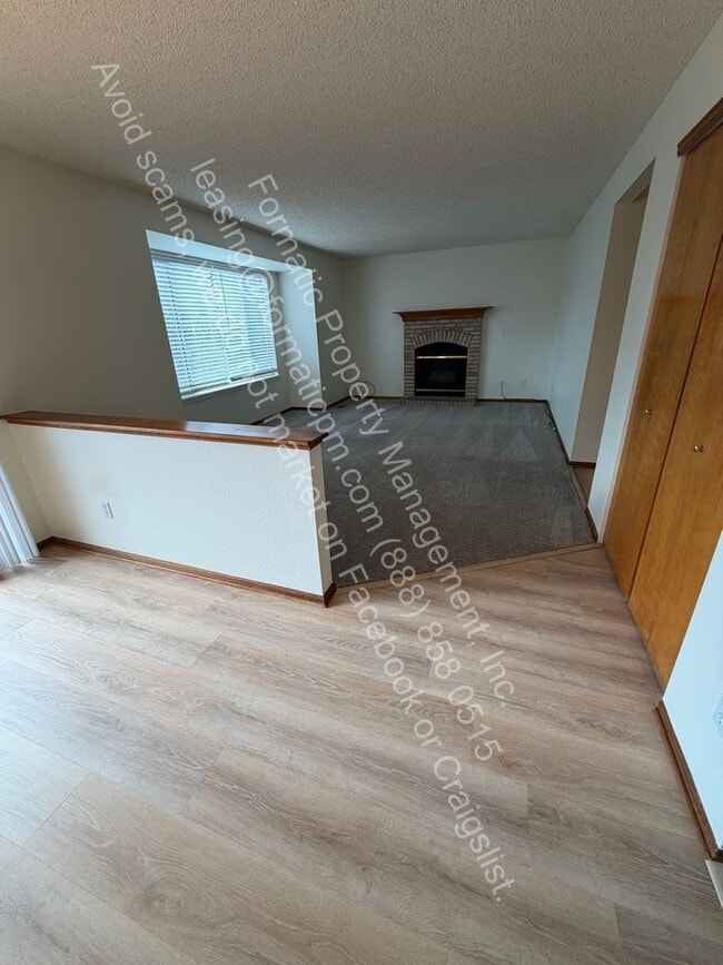 9663 Lameria Dr