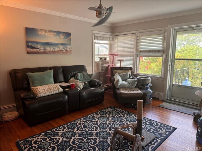 Photo - 537 E Chester St
