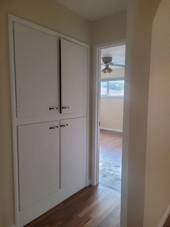 Photo - 2106 Albany Dr