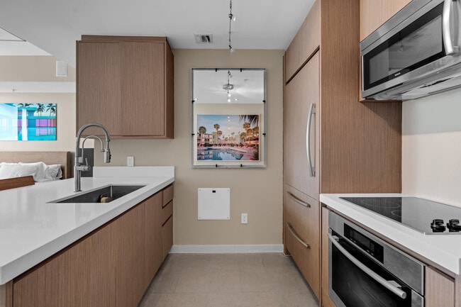 Photo - 50 South Pointe Dr Unit # 606