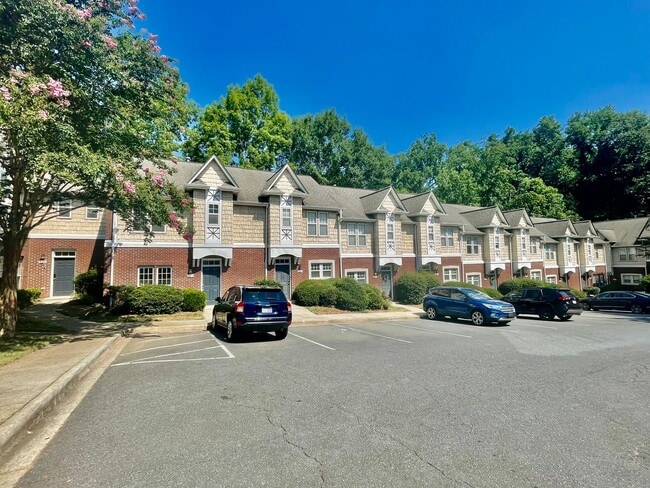 Welcome to this stunning 3-bedroom, 2.5-ba... - Welcome to this stunning 3-bedroom, 2.5-ba... Townhome