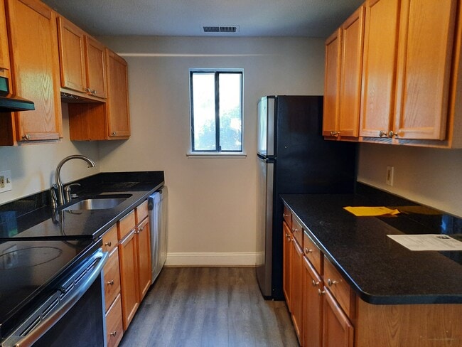 Photo - 40 Village Hill Ln