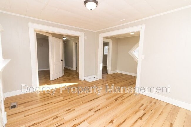 Photo - 1713 Carson Ave