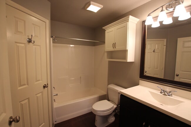 Photo - 2538-2538 Westminster Dr Unit 2528 Westminster