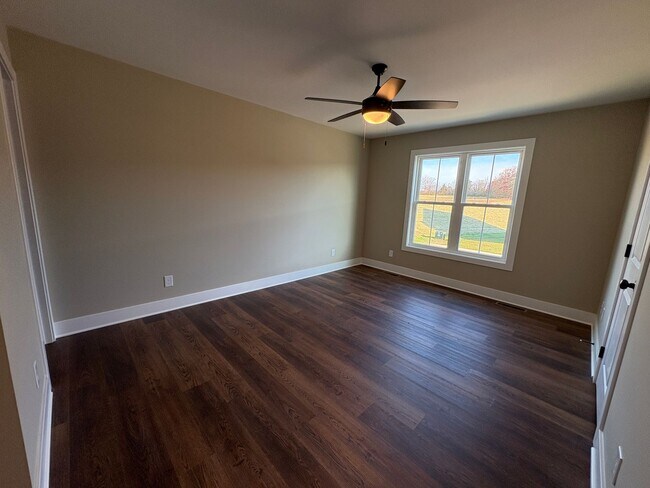 Photo - Beautiful new townhouse with a move in spe...