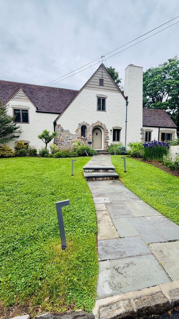 Building Photo - Elegant 3 Bedroom Tudor with Flexible Living Space