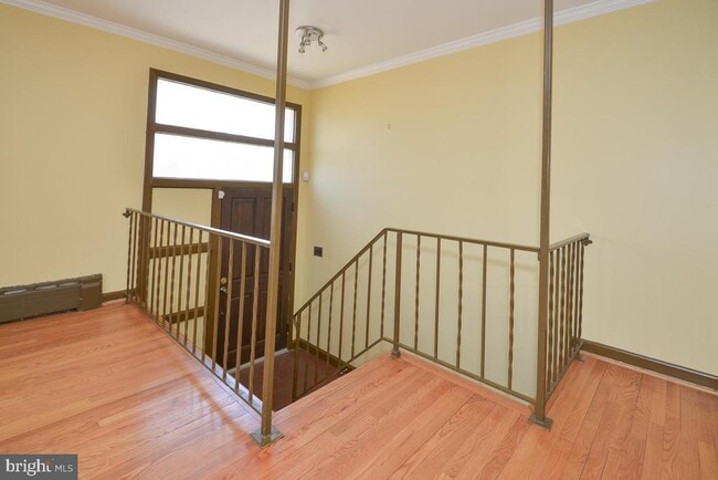 Photo - 3035 Hazelton St