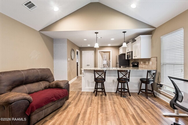 Photo - 122 Acacia Ln