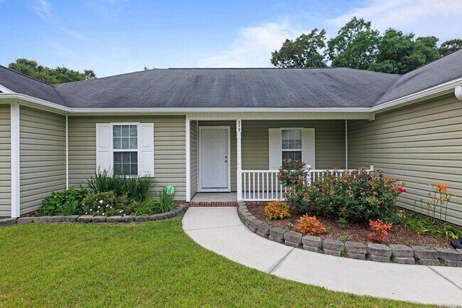 Photo - Ranch home with Fenced yard