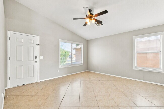 973 E Yuma Ave