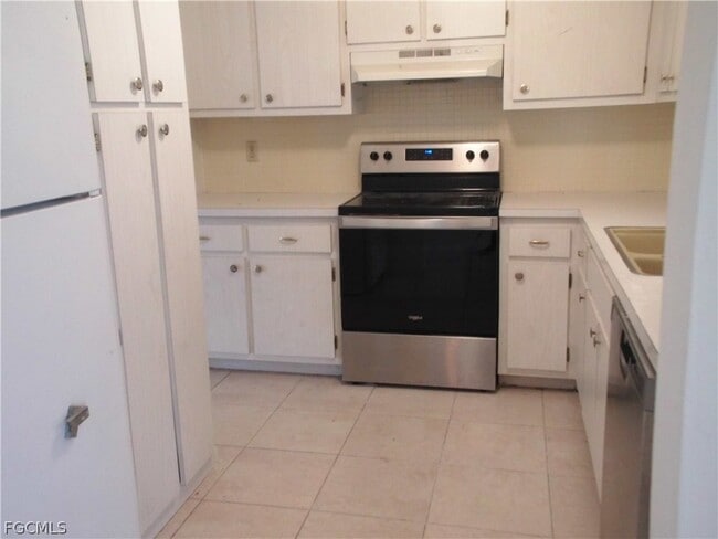 Photo - 242 S Lake Dr