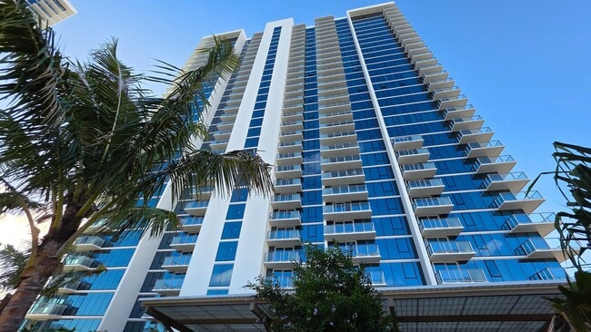 Building Photo - The Park on Keeaumoku - One bedroom Unit 2003