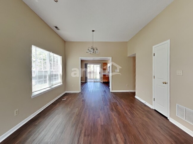 Photo - 1610 Winding Creek Trl
