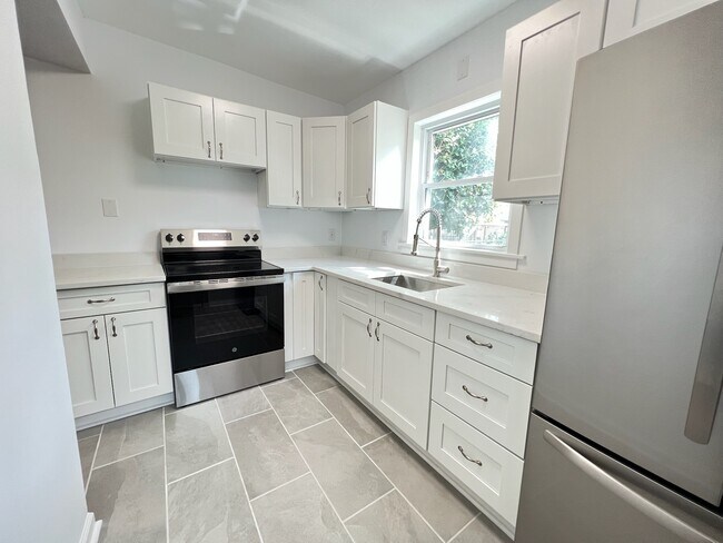 Photo - 900 N Clayton St