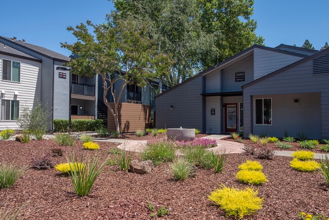 Building Photo - Pheasant Pointe Rental