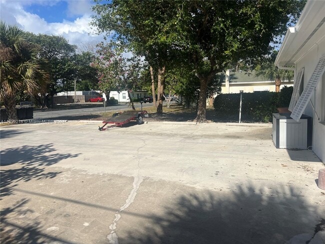 Photo - 3720 Morton Ave Unit 2