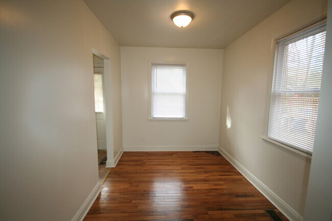 Photo - Perfect Floorplan! Walltown Duplex with All Appliances and Fenced Yd Unidad B