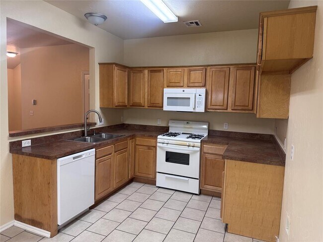 Photo - 9605 SW 16th St