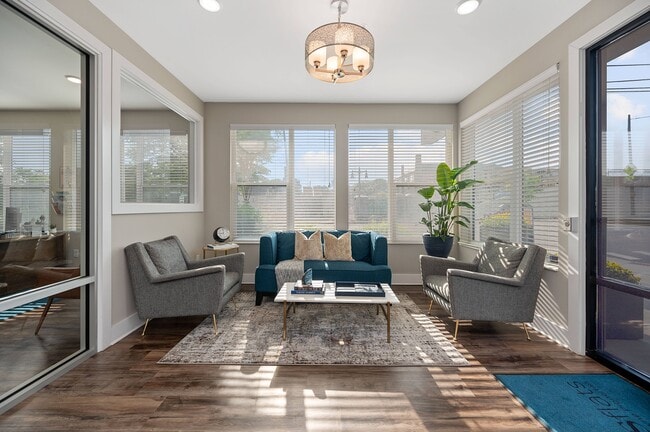 DeSales Flats Apartments*