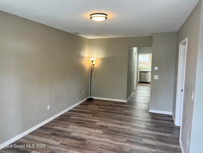 Photo - 701 Tropic St