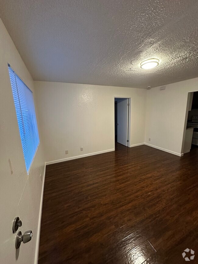 Building Photo - 5533 Madison Ave Unit #3 Rental