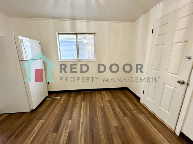 Photo - 415 10th St N
