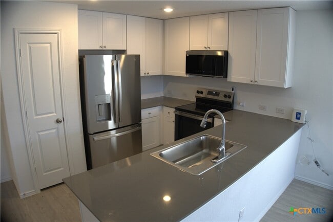 Photo - 809 Riviera Ct