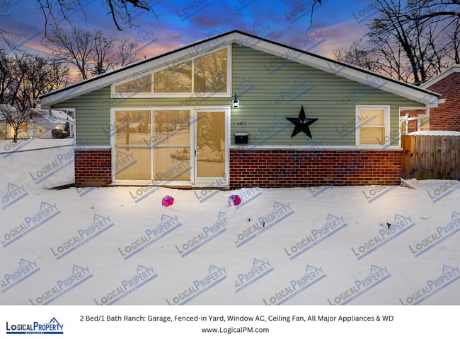 Photo - Corner Lot 2/1 Rnch: Grg,Fncd-in Yrd,Windo...