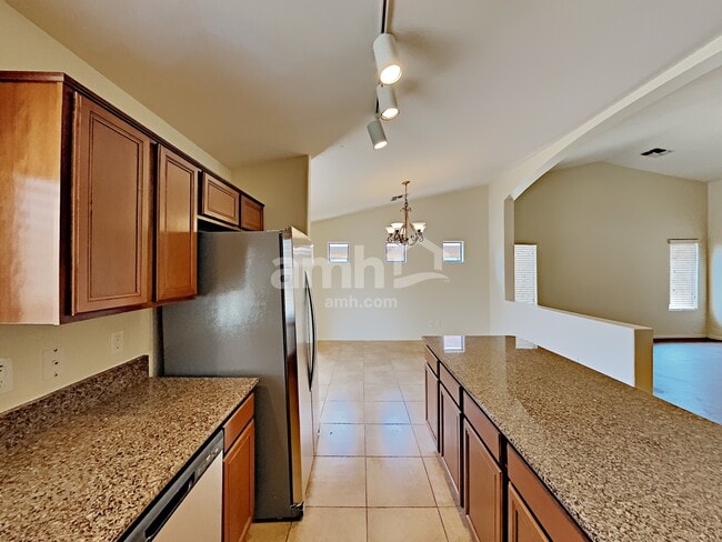 Photo - 17568 W Voltaire St