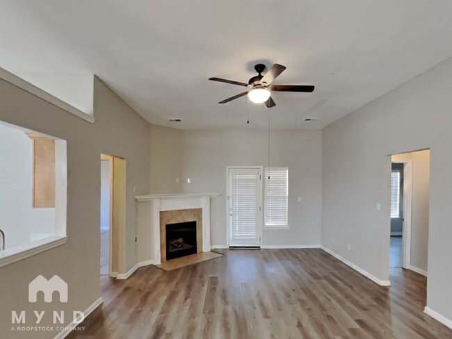 Photo - 5854 Lindsay Cove