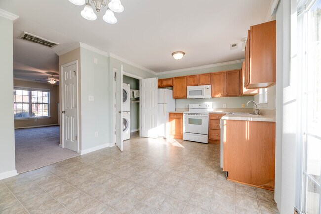 Open concept Kitchen - 1508 Manning Forest Dr