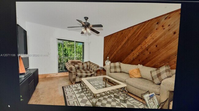 Photo - 430 NE 210th Cir Terrace Unidad 201-3