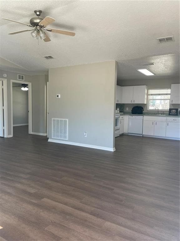 Photo - 7 Hemlock Loop Pass